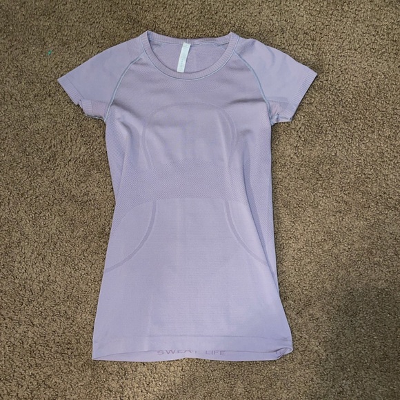 lululemon athletica Tops - LULULEMON SHORT SLEEVE TOP